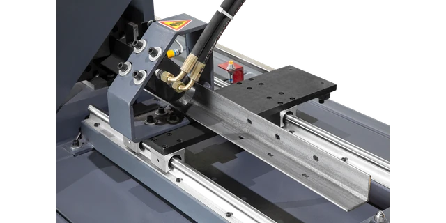 Mordente de alimentação da máquina CNC para corte e furação de cantoneira CC3C5
