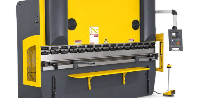 Dobradeira hidráulica PDH4 Refriweb em vista frontal, com painel de comando e pedal