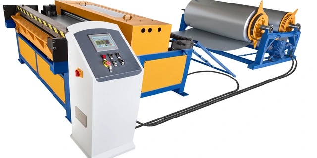 Linha de fabricação de dutos FD4C12 Refriweb com painel de comando e desbobinador